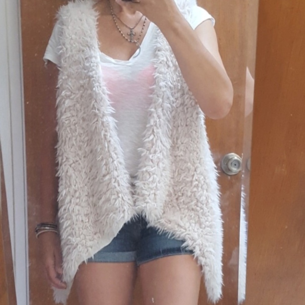 Vest - Picture 4 of 4
